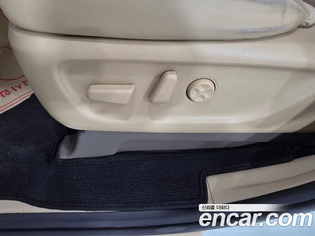 Kia Carnival 2018 thumb 8