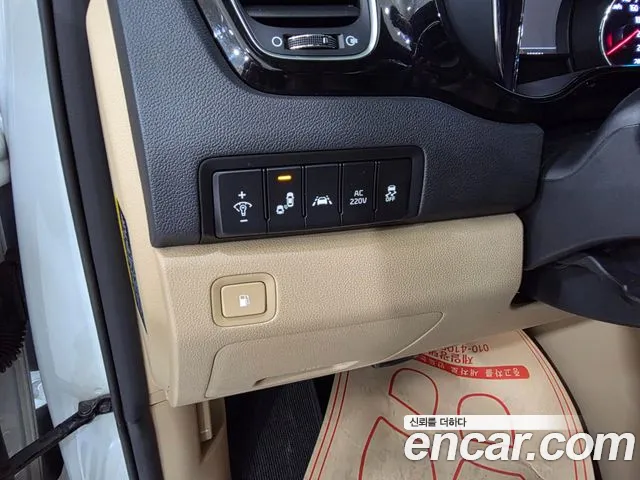 Kia Carnival 2018 thumb 9