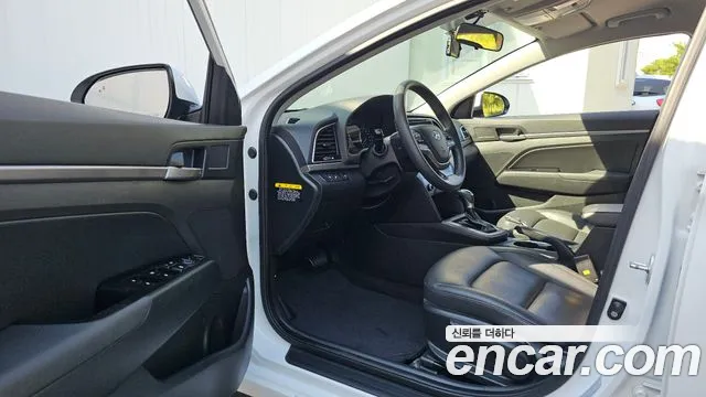 Hyundai Avante 2017 thumb 10