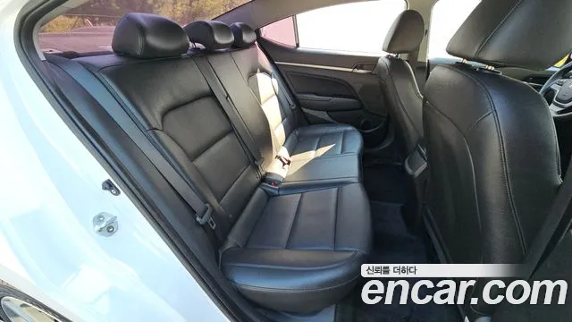 Hyundai Avante 2017 thumb 11