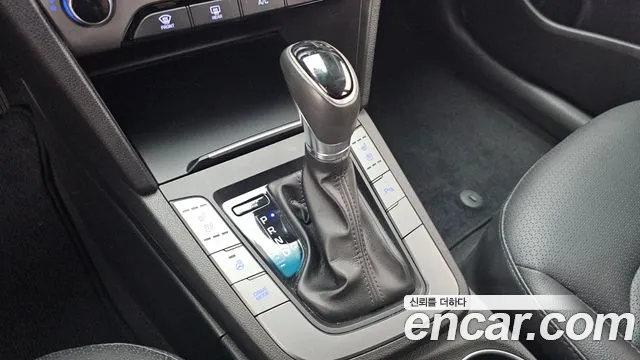 Hyundai Avante 2017 thumb 9