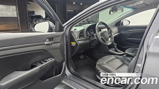 Hyundai Avante 2017 thumb 10