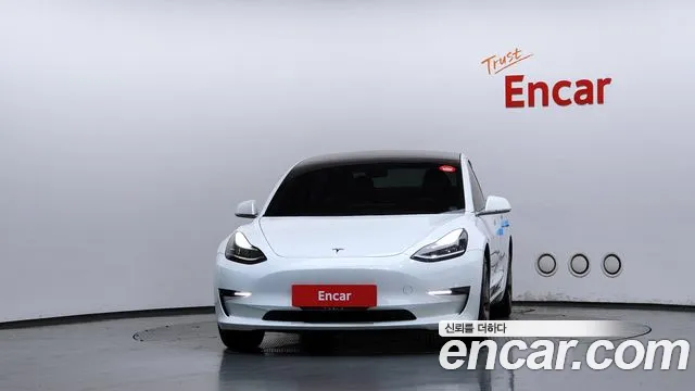 Tesla Model 3 2020 thumb 3