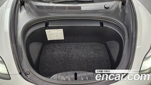 Tesla Model 3 2020 thumb 6