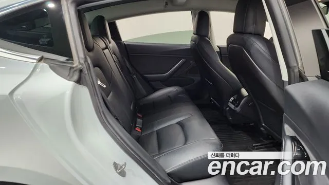 Tesla Model 3 2020 thumb 12
