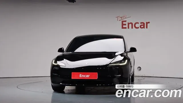 Tesla Model 3 2024 thumb 2