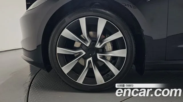 Tesla Model 3 2024 thumb 4