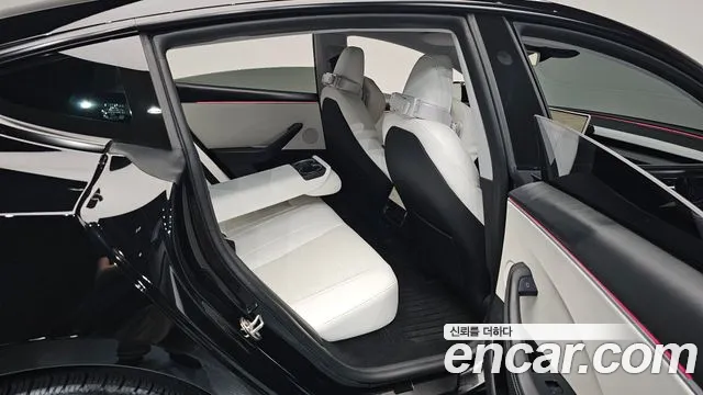 Tesla Model 3 2024 thumb 11
