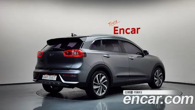 Kia Niro 2016 thumb 2