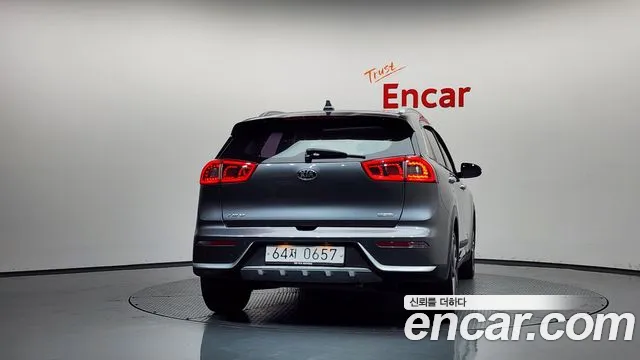 Kia Niro 2016 thumb 4