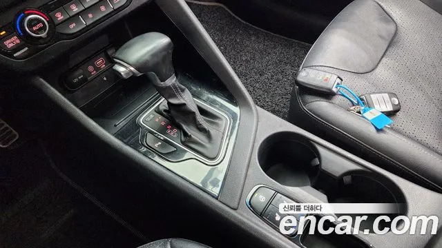 Kia Niro 2016 thumb 9