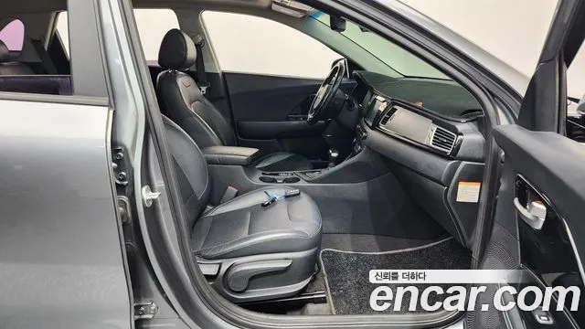 Kia Niro 2016 thumb 11