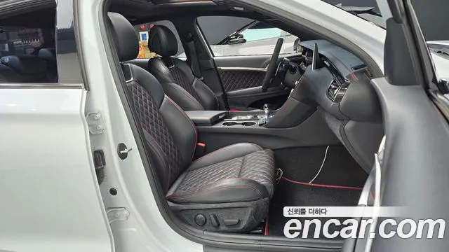 Genesis G70 2019 thumb 11