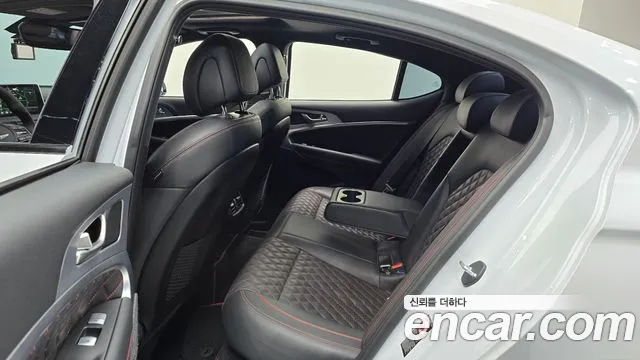 Genesis G70 2019 thumb 12