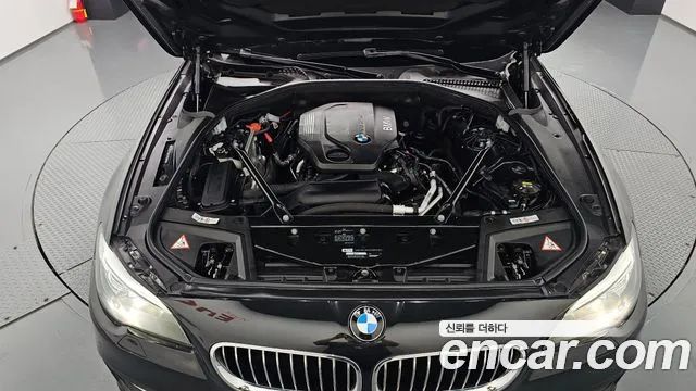 BMW 5-Series 2015 thumb 6