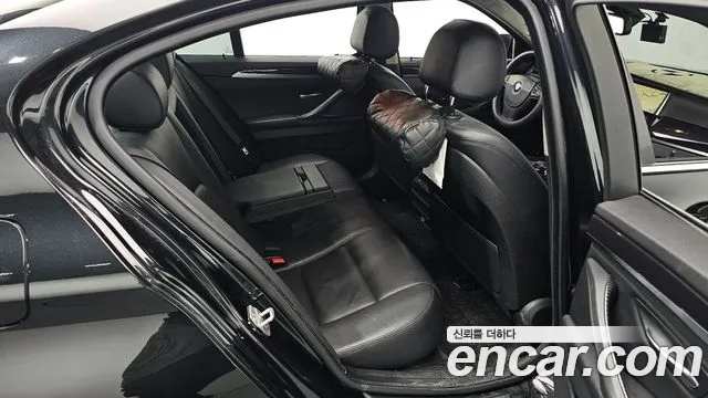BMW 5-Series 2015 thumb 11