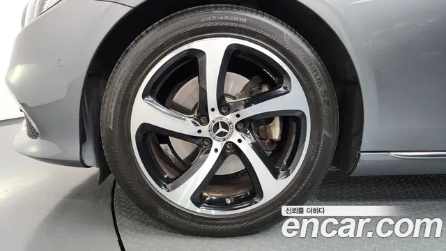 Mercedes-Benz E-Класс 2019 thumb 5