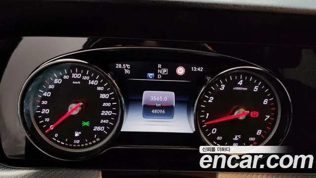 Mercedes-Benz E-Класс 2019 thumb 8