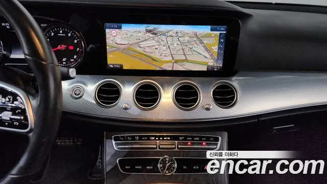 Mercedes-Benz E-Класс 2019 thumb 12
