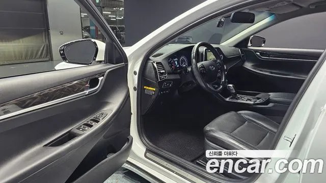 Hyundai Grandeur 2017 thumb 10