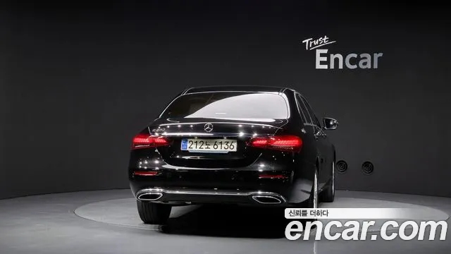 Mercedes-Benz E-Класс 2023 thumb 3