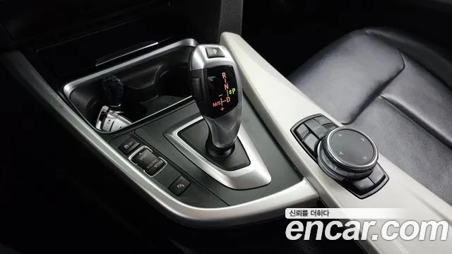 BMW 4-Series 2015 thumb 9