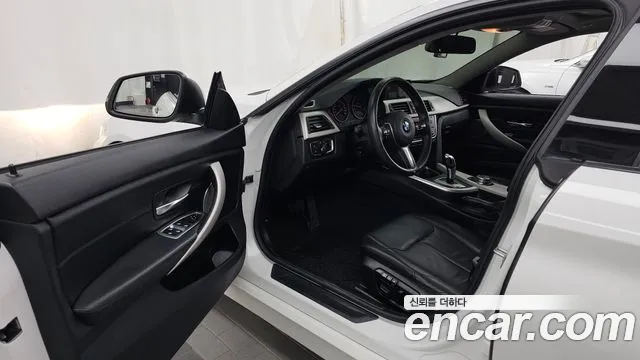 BMW 4-Series 2015 thumb 10