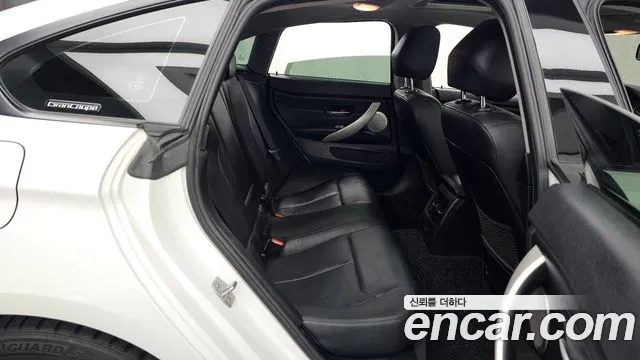 BMW 4-Series 2015 thumb 12
