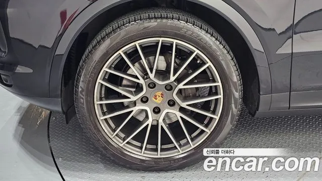 Porsche Cayenne 2021 thumb 5