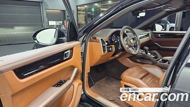 Porsche Cayenne 2021 thumb 10