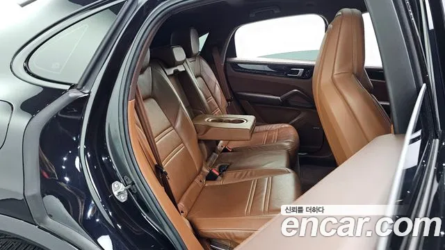 Porsche Cayenne 2021 thumb 11