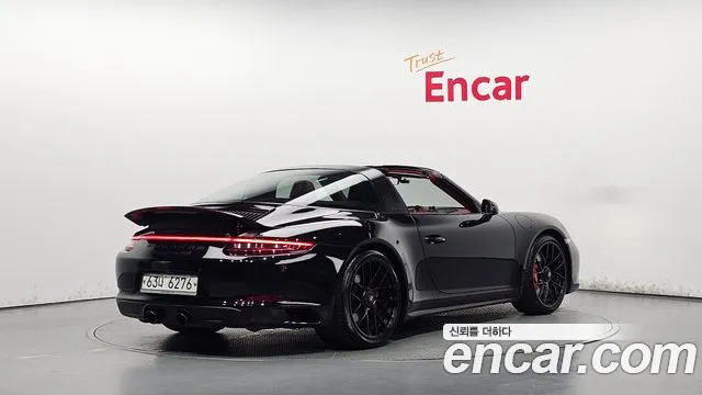 Porsche 911 2017 thumb 2