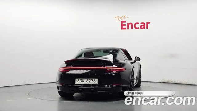 Porsche 911 2017 thumb 4
