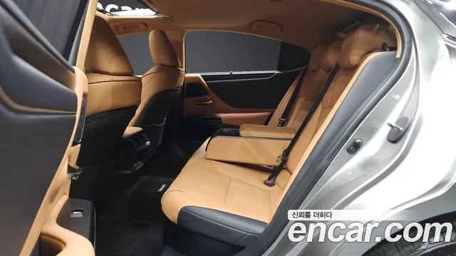 Lexus ES 2026 thumb 10