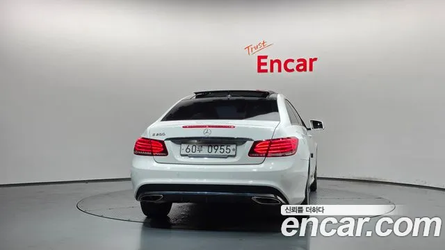Mercedes-Benz E-Класс 2015 thumb 4