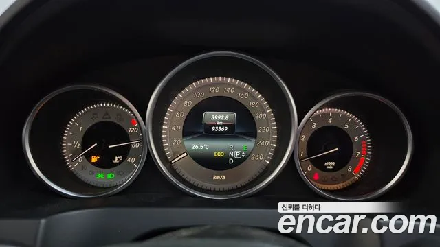 Mercedes-Benz E-Класс 2015 thumb 8