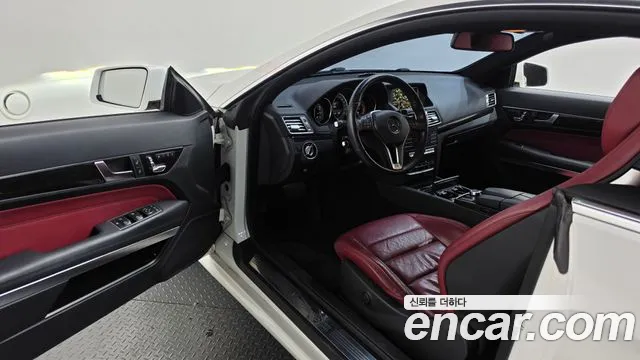 Mercedes-Benz E-Класс 2015 thumb 10