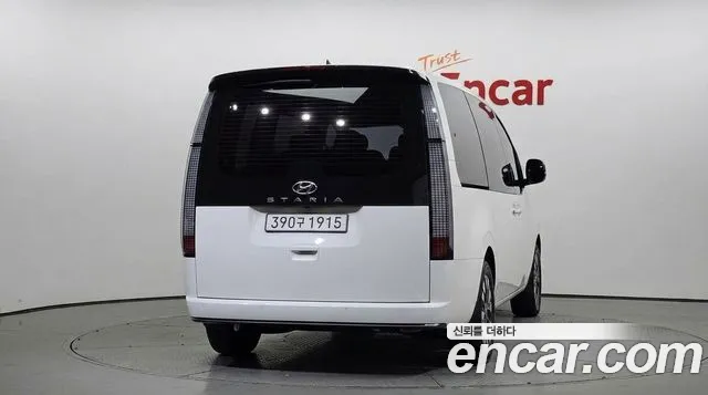 Hyundai Staria 2025 thumb 4