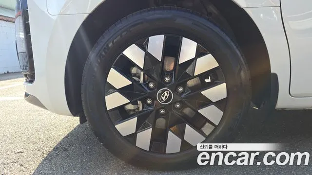 Hyundai Staria 2025 thumb 5