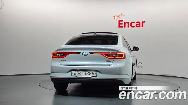 Renault-KoreaSamsung Megane 2018 thumb 4
