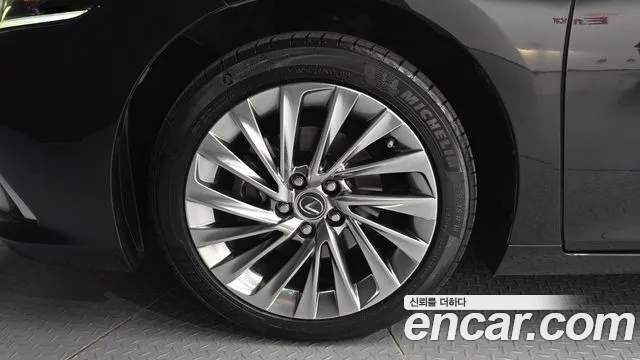 Lexus ES 2021 thumb 5