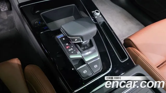 Audi Q5 2024 thumb 9