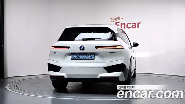 BMW iX 2022 thumb 4