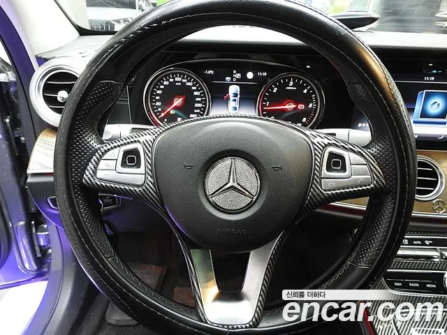 Mercedes-Benz E-Класс 2017 thumb 3