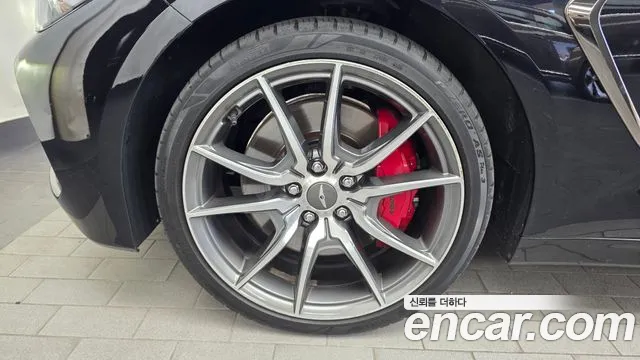 Genesis G70 2019 thumb 5