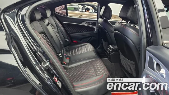 Genesis G70 2019 thumb 12