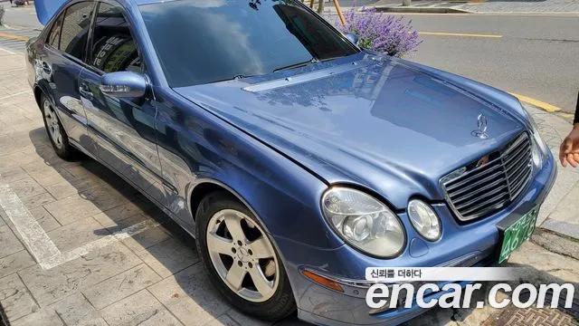 Mercedes-Benz E-Класс 2004 thumb 3