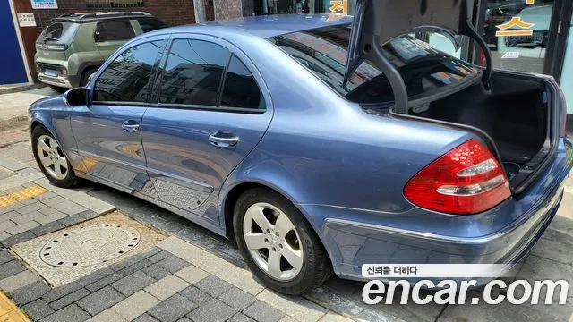Mercedes-Benz E-Класс 2004 thumb 4