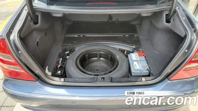 Mercedes-Benz E-Класс 2004 thumb 5