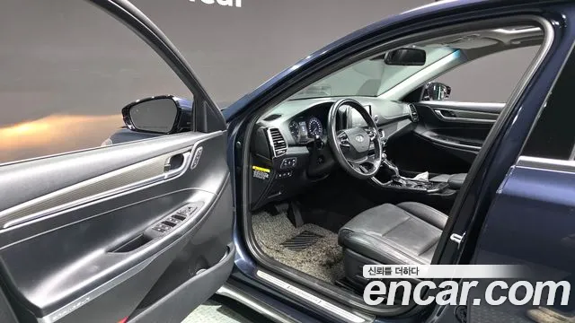 Hyundai Grandeur 2017 thumb 10